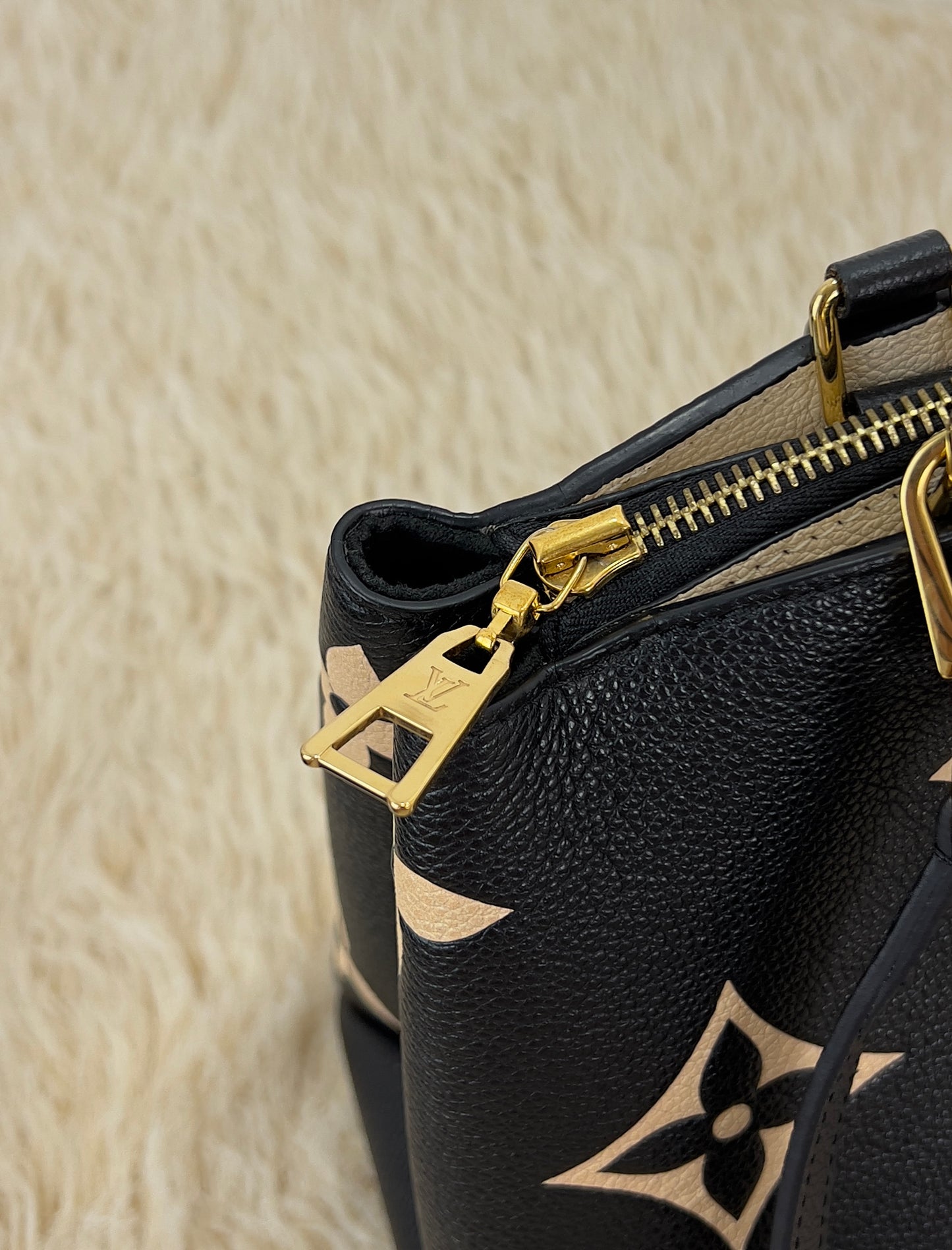 Louis Vuitton Petit Palais Bicolour Monogram Empreinte