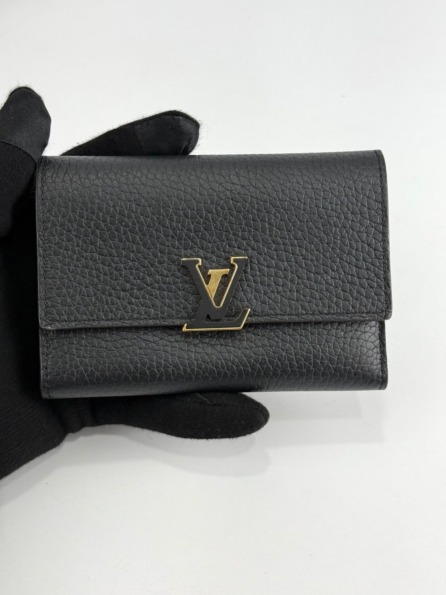 Louis Vuitton Compact Black Taurillon Leather Capucines Wallet