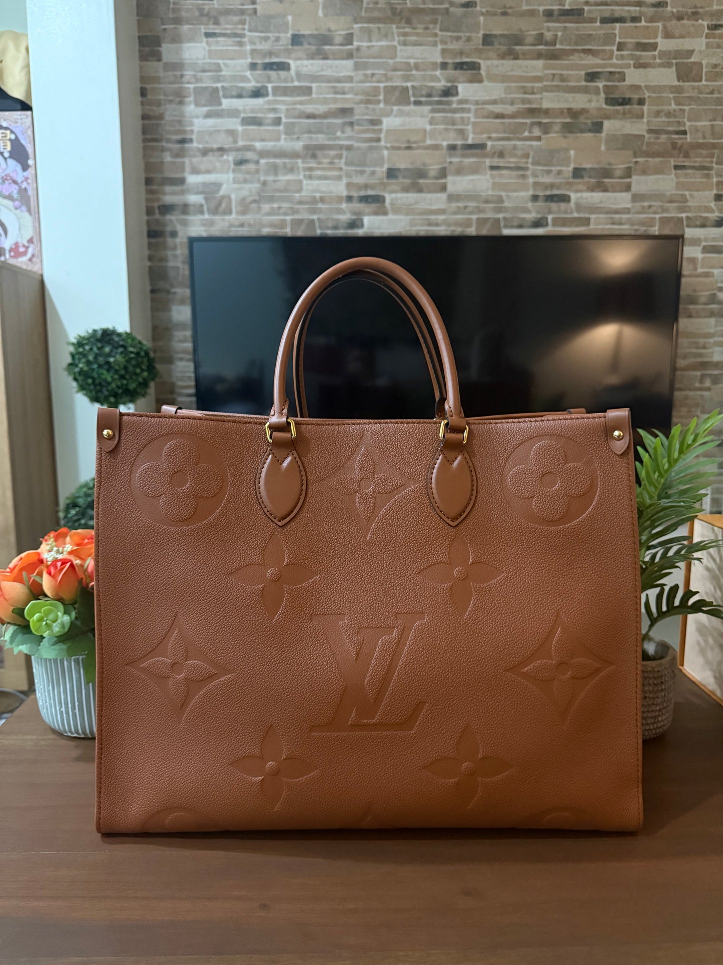 Louis Vuitton OnTheGo GM Cognac