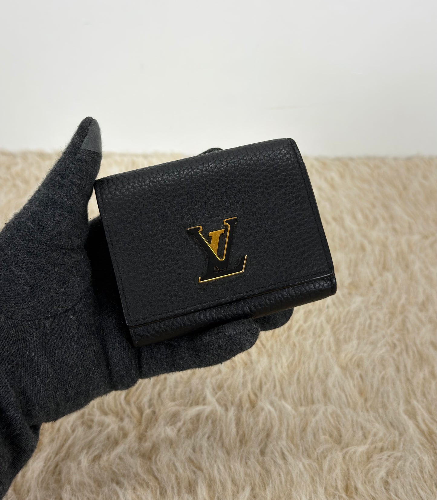 Louis Vuitton Portefeuille Capucines Tiny Wallet
