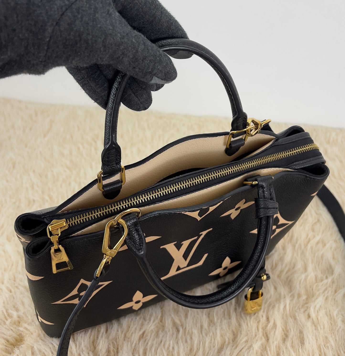 Louis Vuitton Petit Palais Bicolour Monogram Empreinte