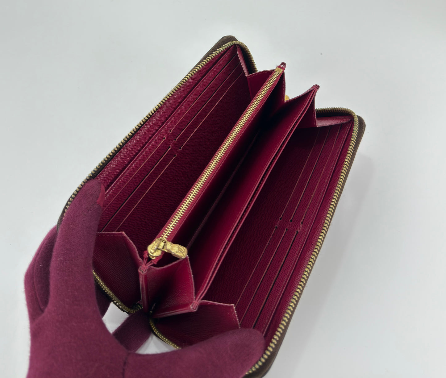 Louis Vuitton Zippy Wallet In Monogram