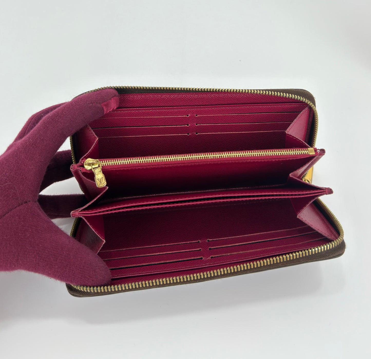 Louis Vuitton Zippy Wallet In Monogram