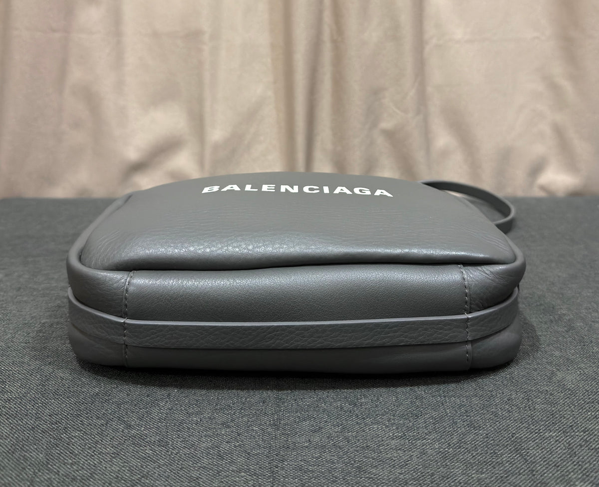 Balenciaga Everyday Camera Bag In Dark Gray