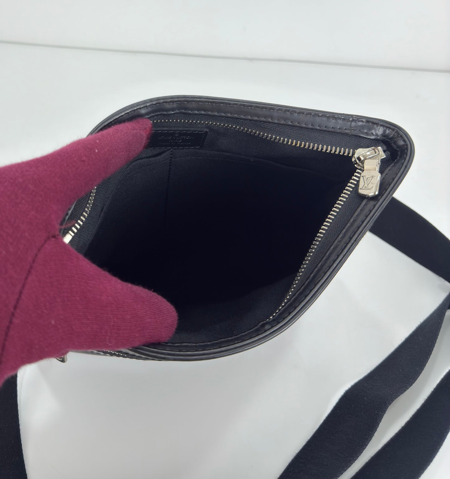 Louis Vuitton Damier Graphite Thomas Messenger Bag
