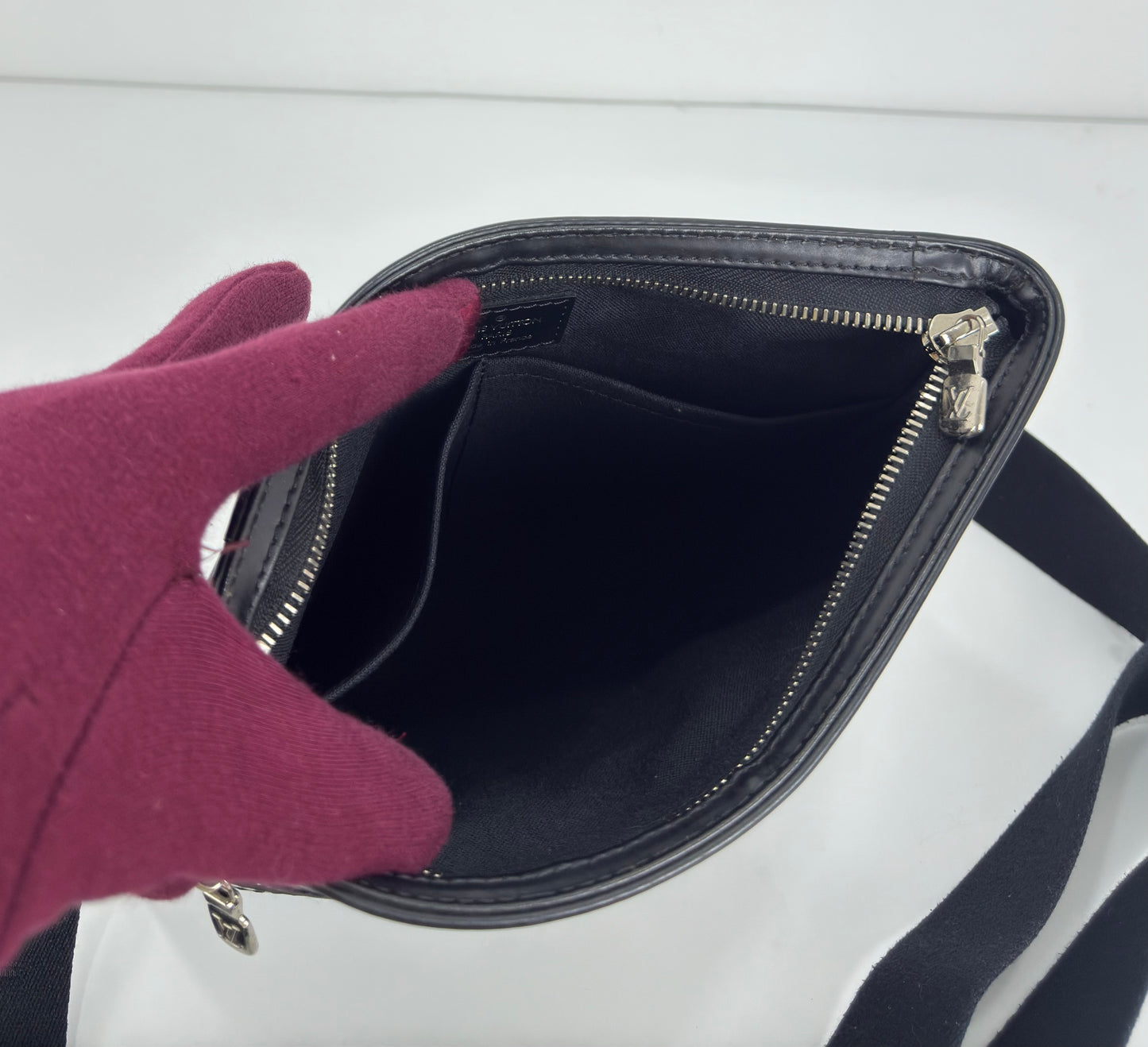 Louis Vuitton Damier Graphite Thomas Messenger Bag