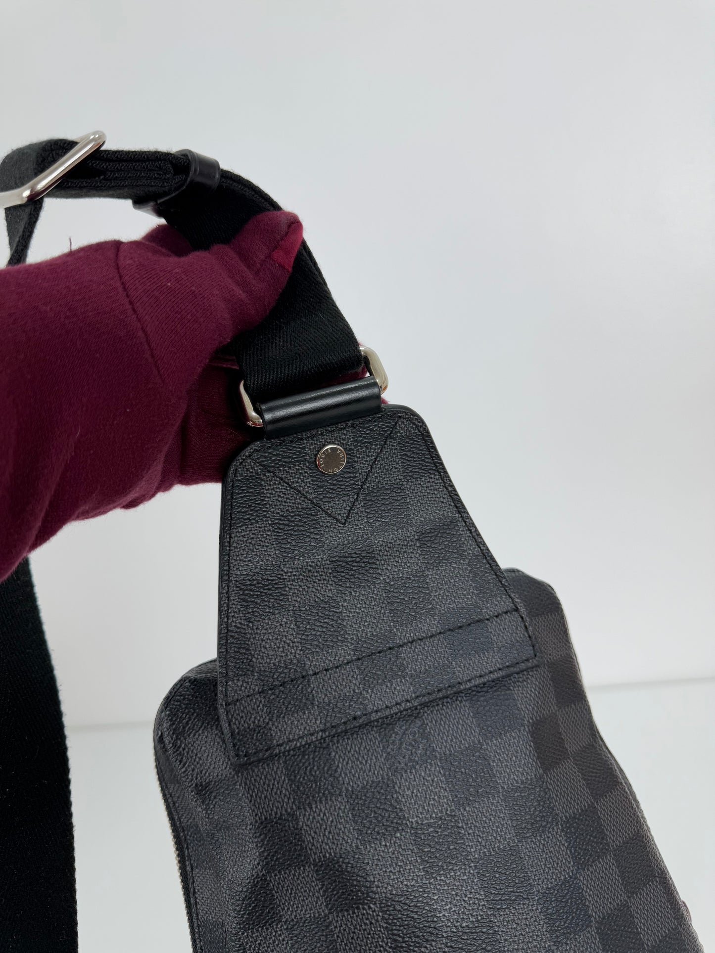 Louis Vuitton LV Avenue Sling Bag In Damier Graphite