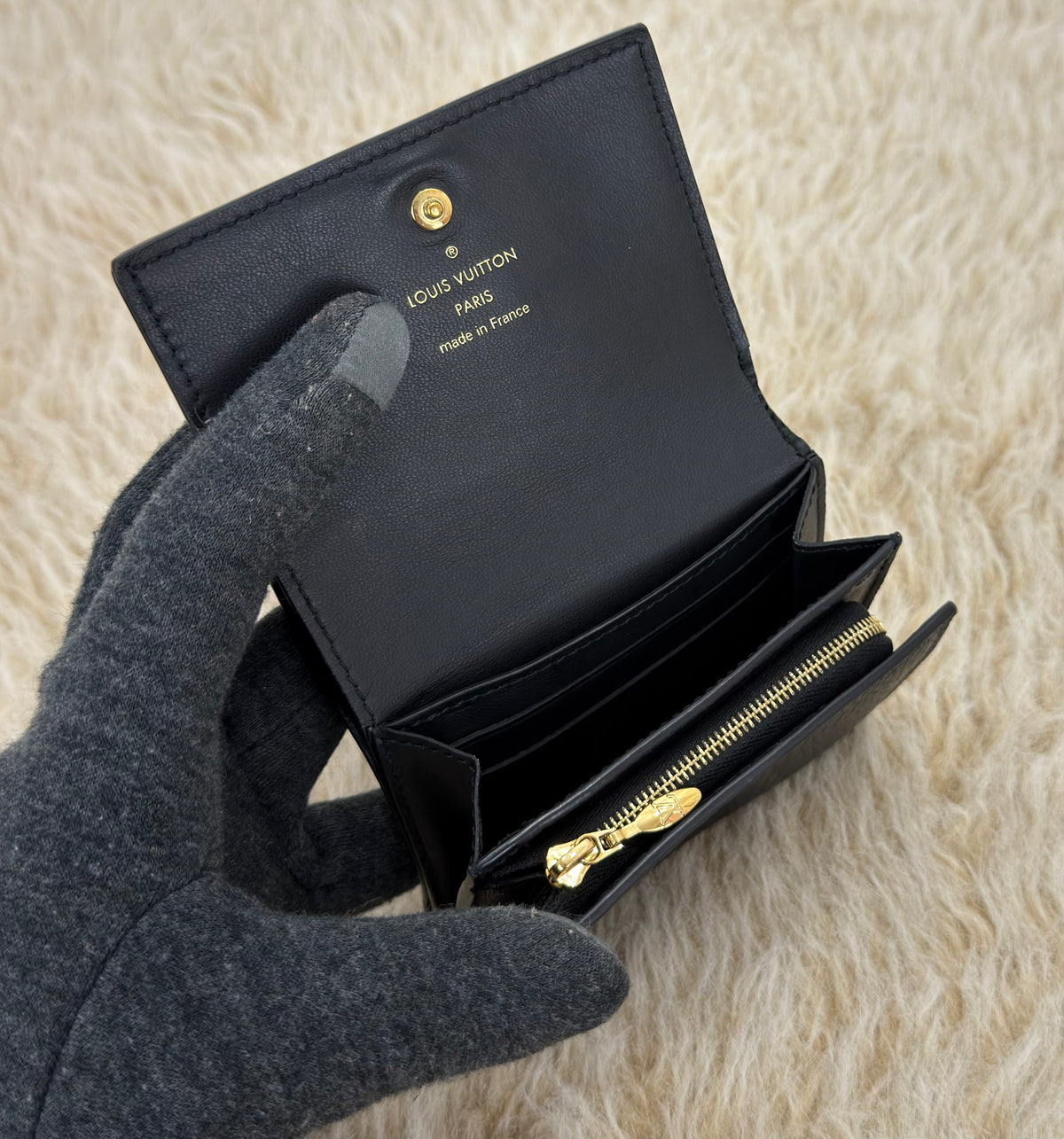 Louis Vuitton Portefeuille Capucines Tiny Wallet