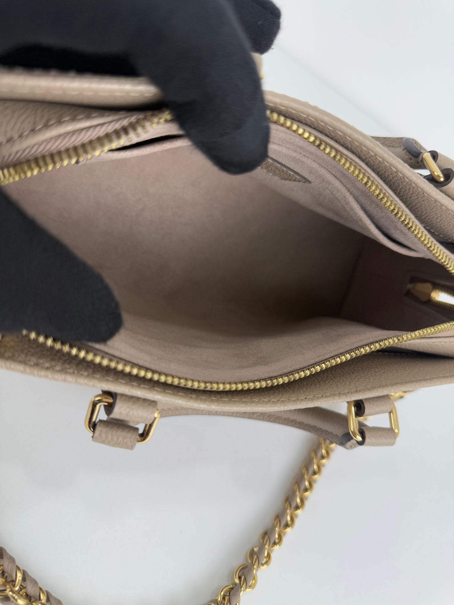 Louis Vuitton OnTheGo East West Bicolor Monogram