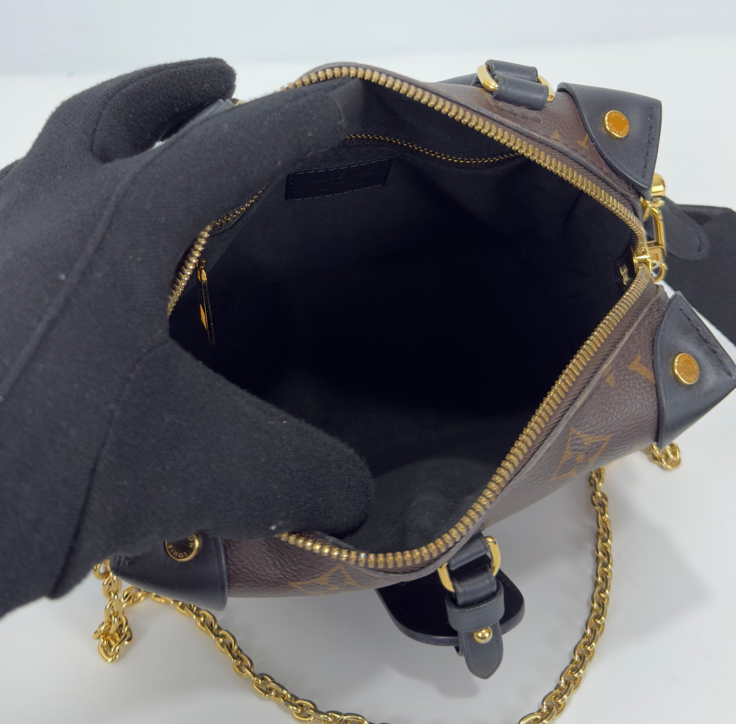 Louis Vuitton Malle Souple