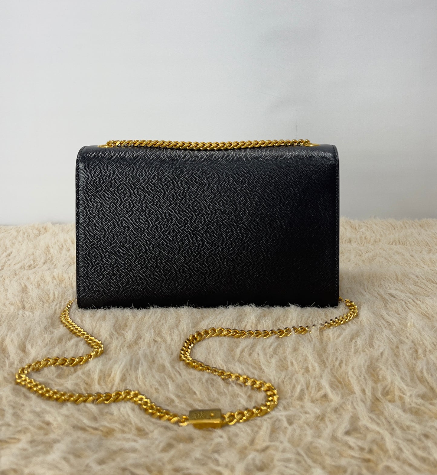 Saint Laurent Kate Medium In Grain De Poudre
Embossed Leather