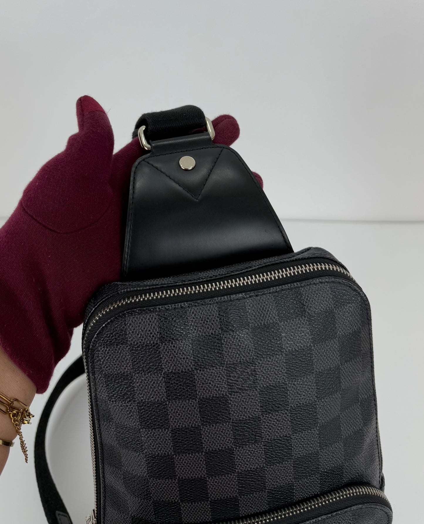Louis Vuitton LV Avenue Sling Bag In Damier Graphite