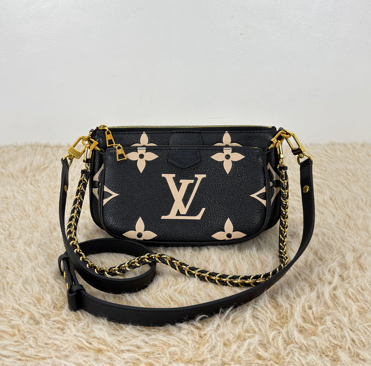 Louis Vuitton Multi Pochette Accessoires Bicolor