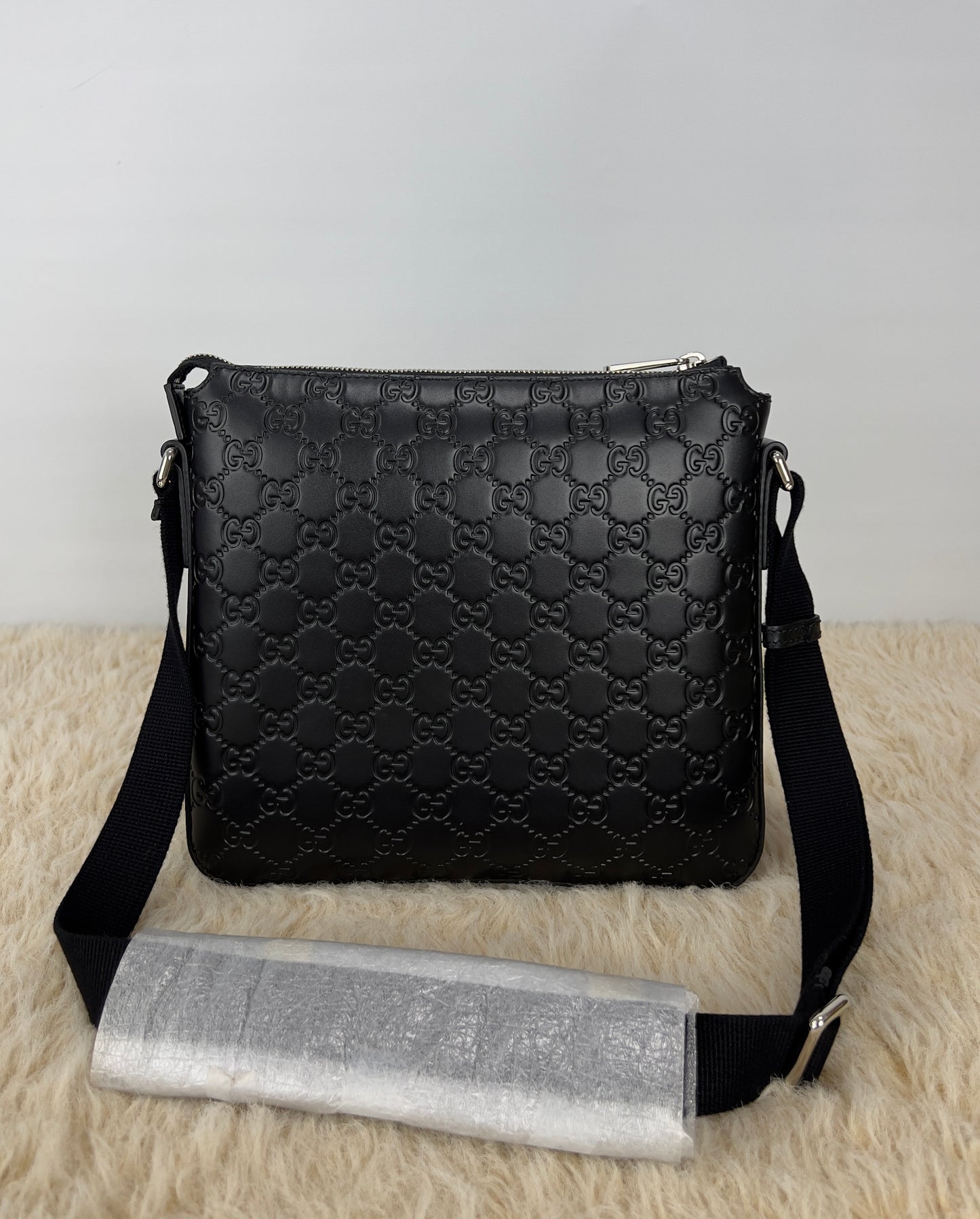 Gucci GG Signature Zip Messenger Bag