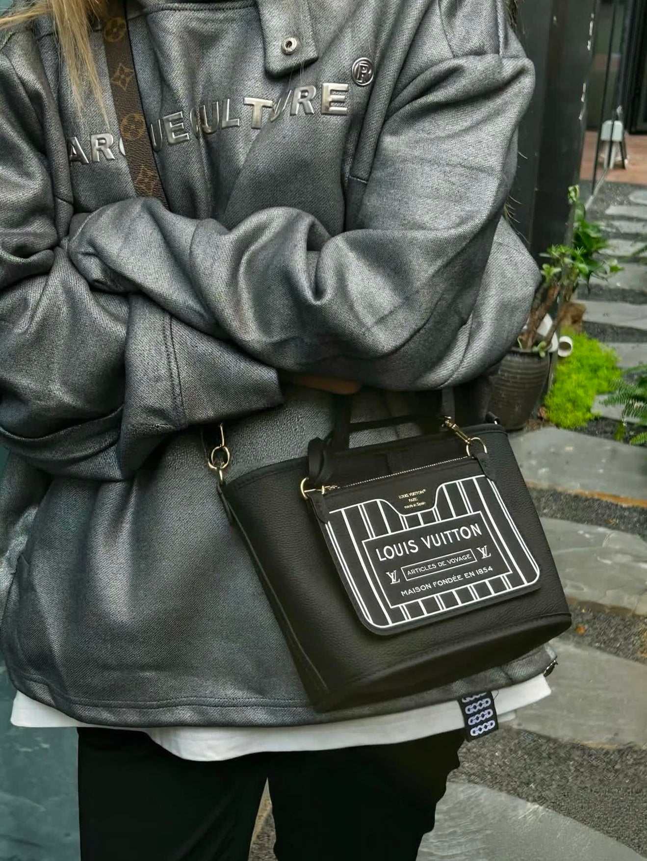 Louis Vuitton Neverfull Bandoulière Inside Out BB