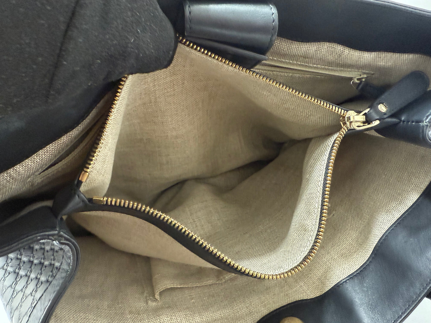 Gucci Microguccissima Leather Tote Bag