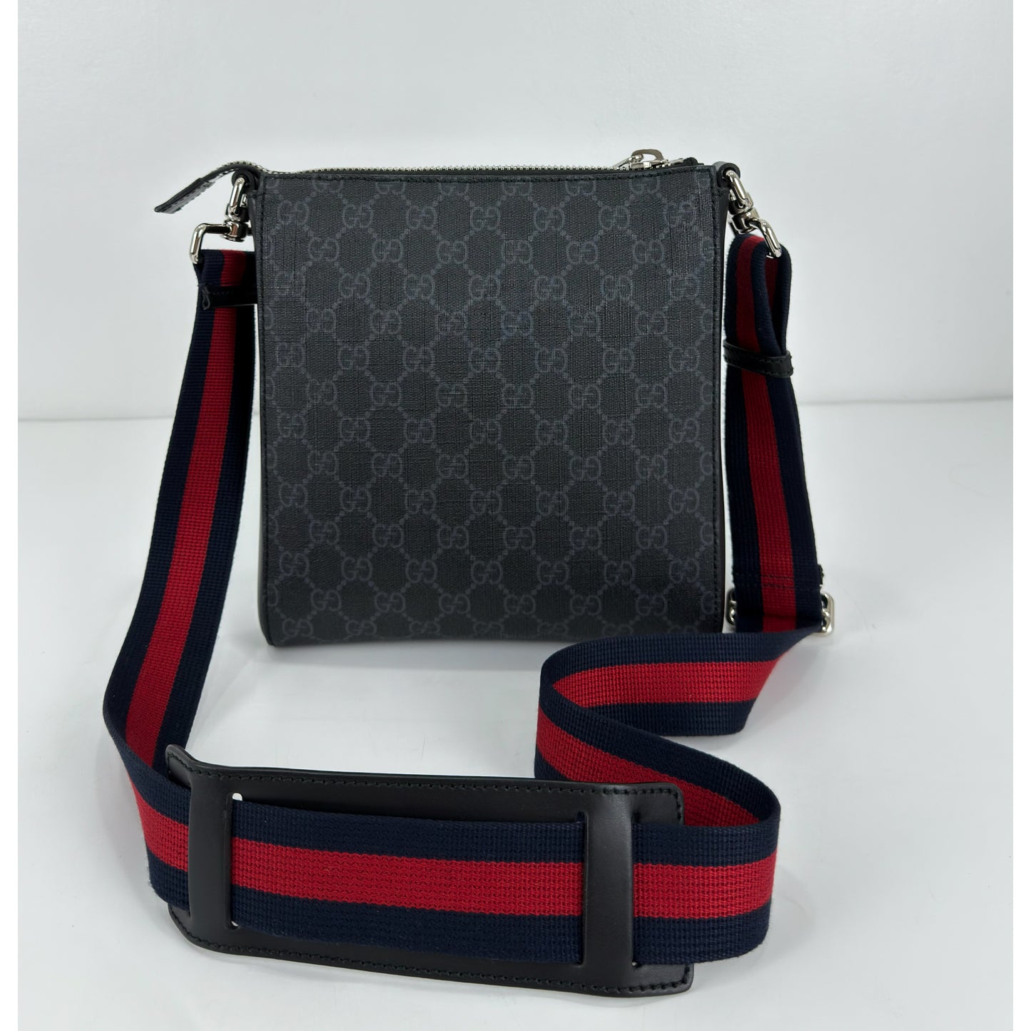 Gucci GG Supreme Small Messenger Bag