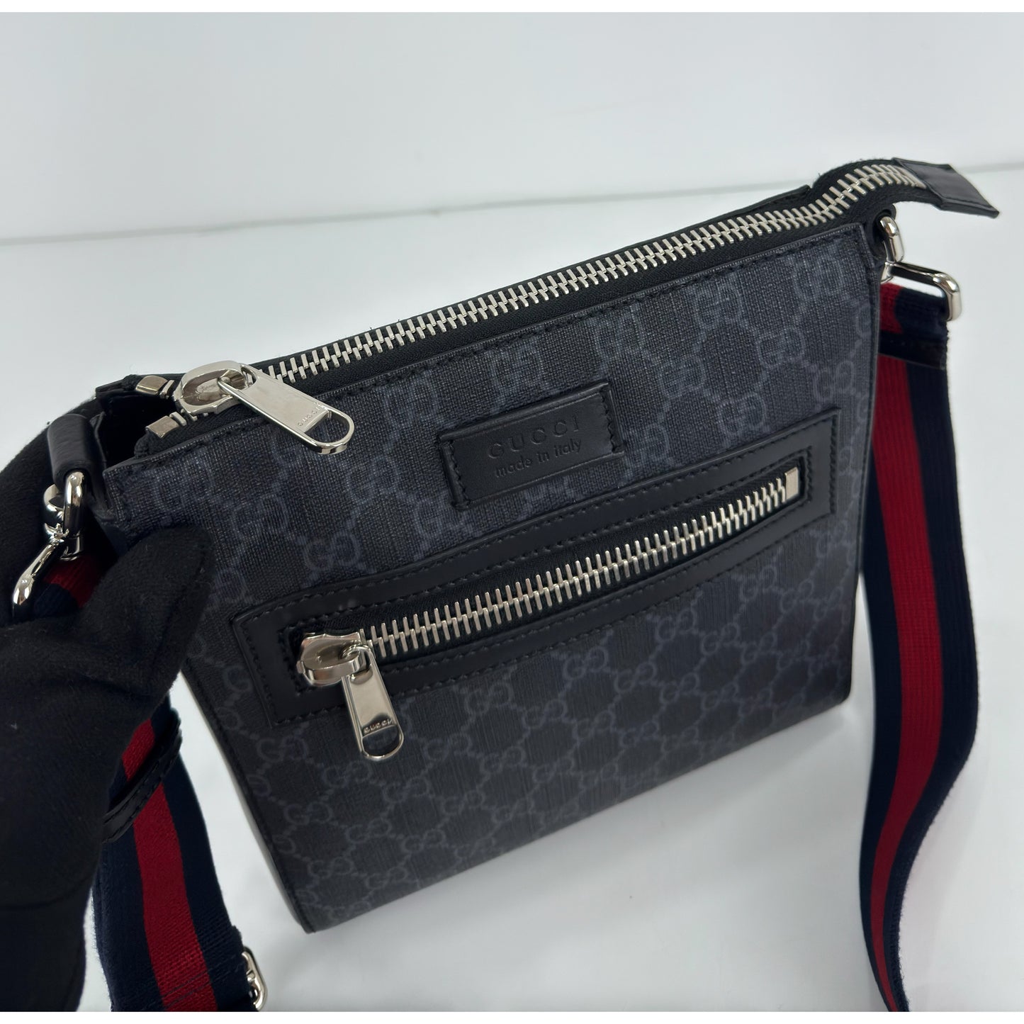Gucci GG Supreme Small Messenger Bag