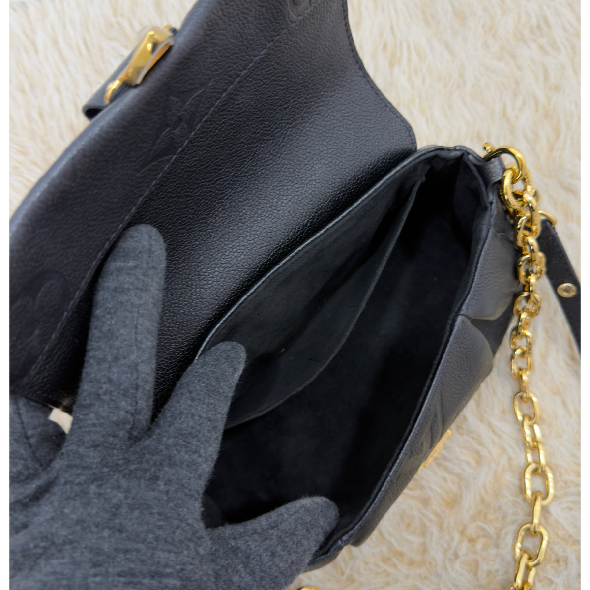 Louis Vuitton Favorite Monogram Empreinte Leather