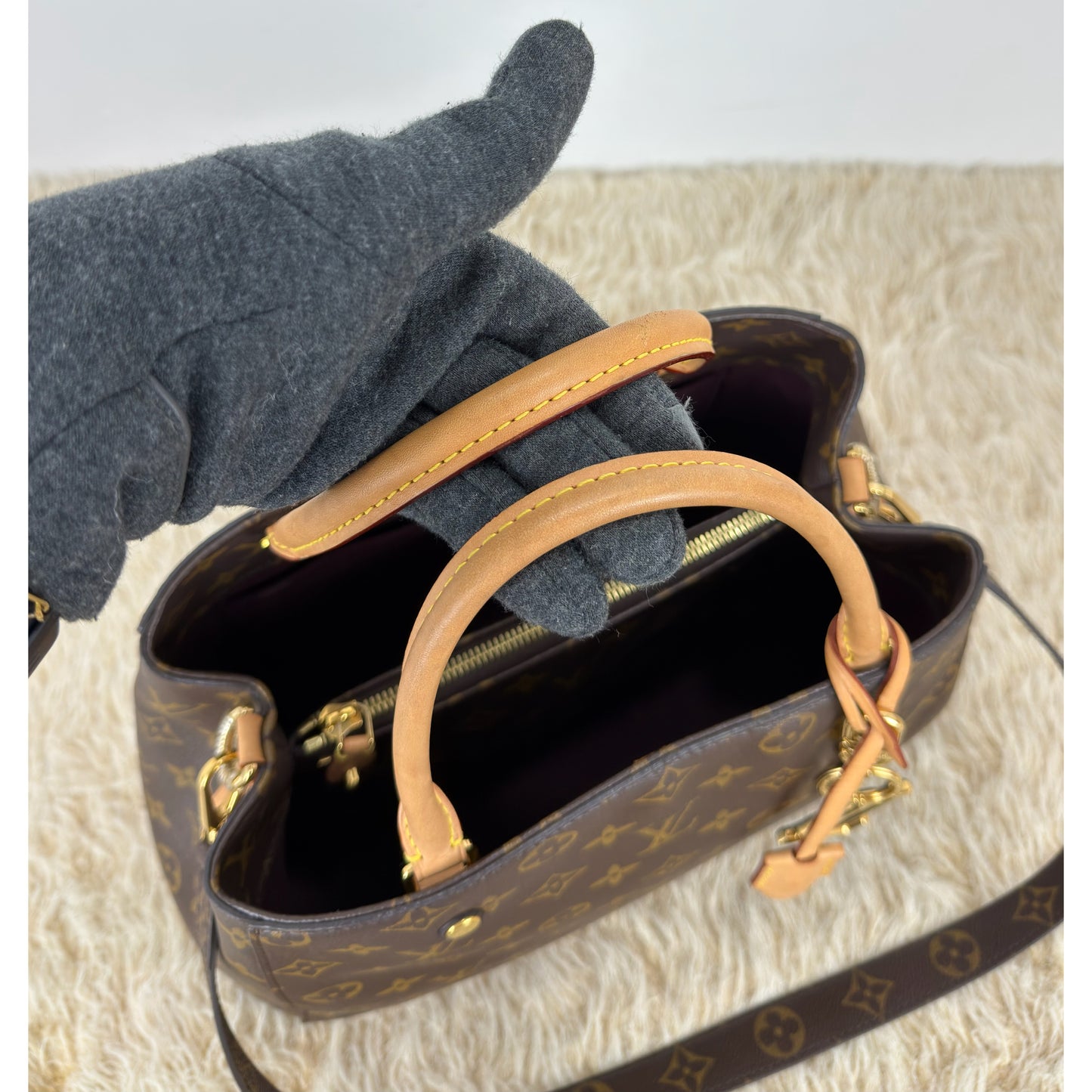 Louis Vuitton Monogram Canvas Montaigne MM