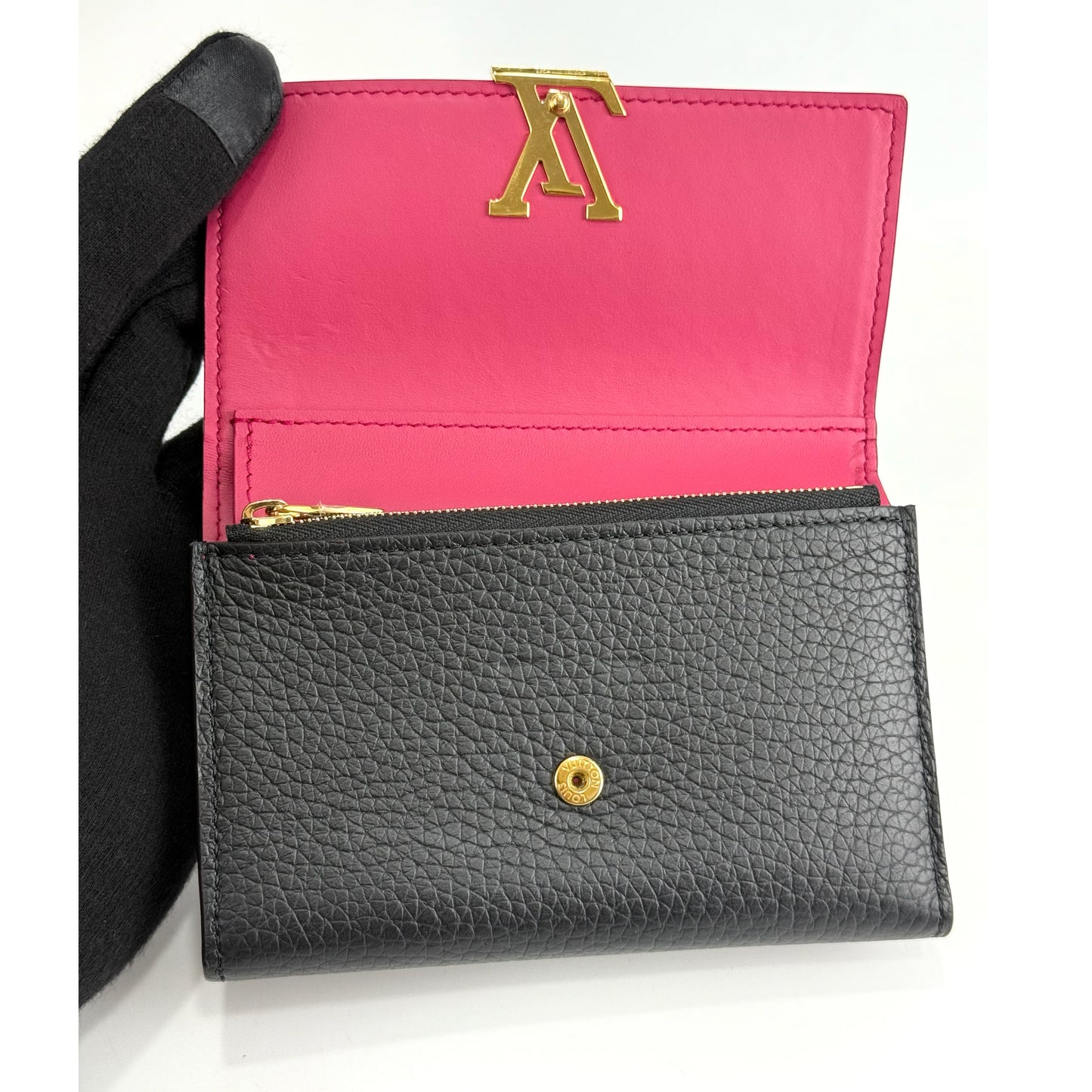 Louis Vuitton Compact Black Taurillon Leather Capucines Wallet