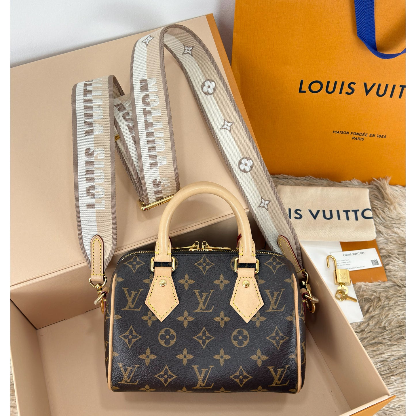 Louis Vuitton Speedy Bandoulière 20 Monogram
