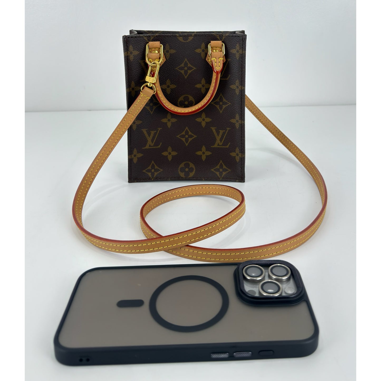 Louis Vuitton Monogram Canvas Petit Sac Plat