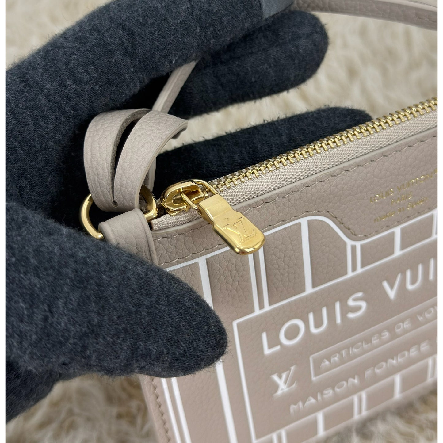 Louis Vuitton Inside Out BB Limestone Monogram