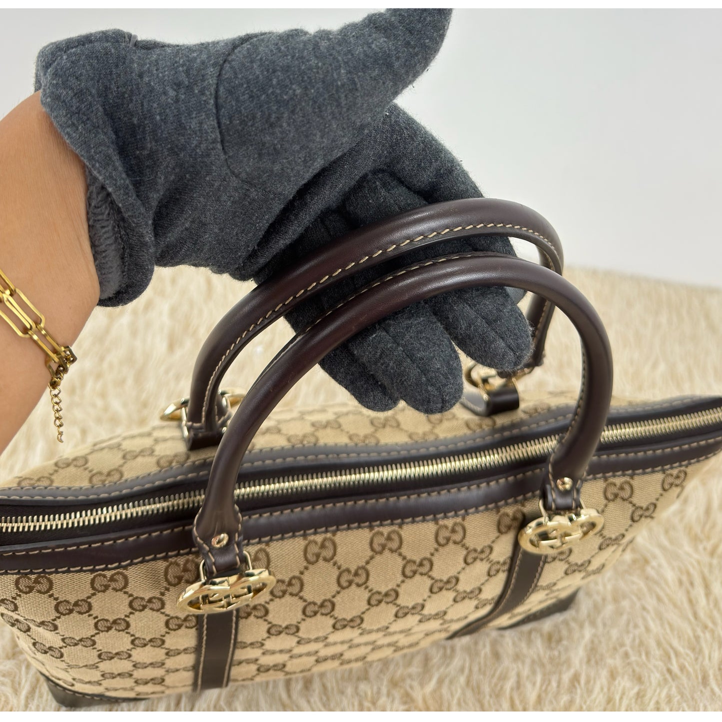 Gucci Gucci Small Lovely Heart - Shaped
Interlocking G Tote Bag