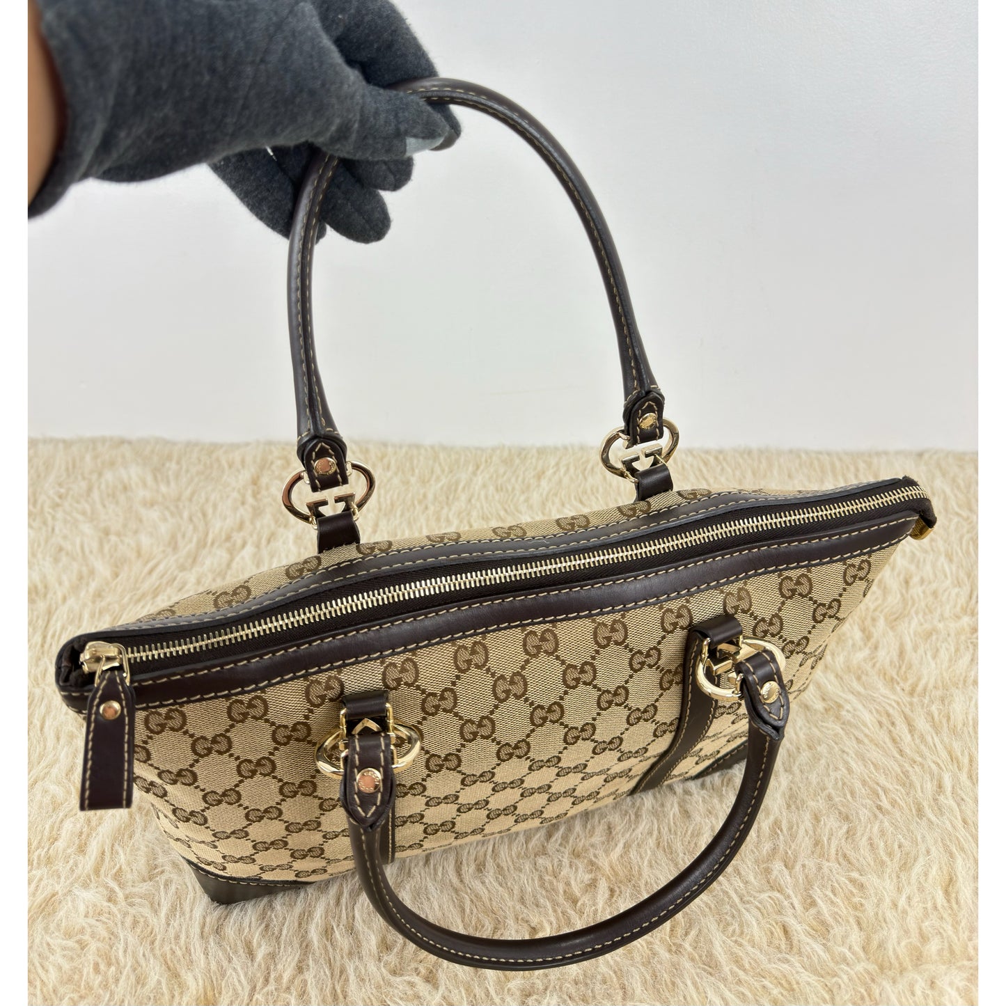Gucci Gucci Small Lovely Heart - Shaped
Interlocking G Tote Bag