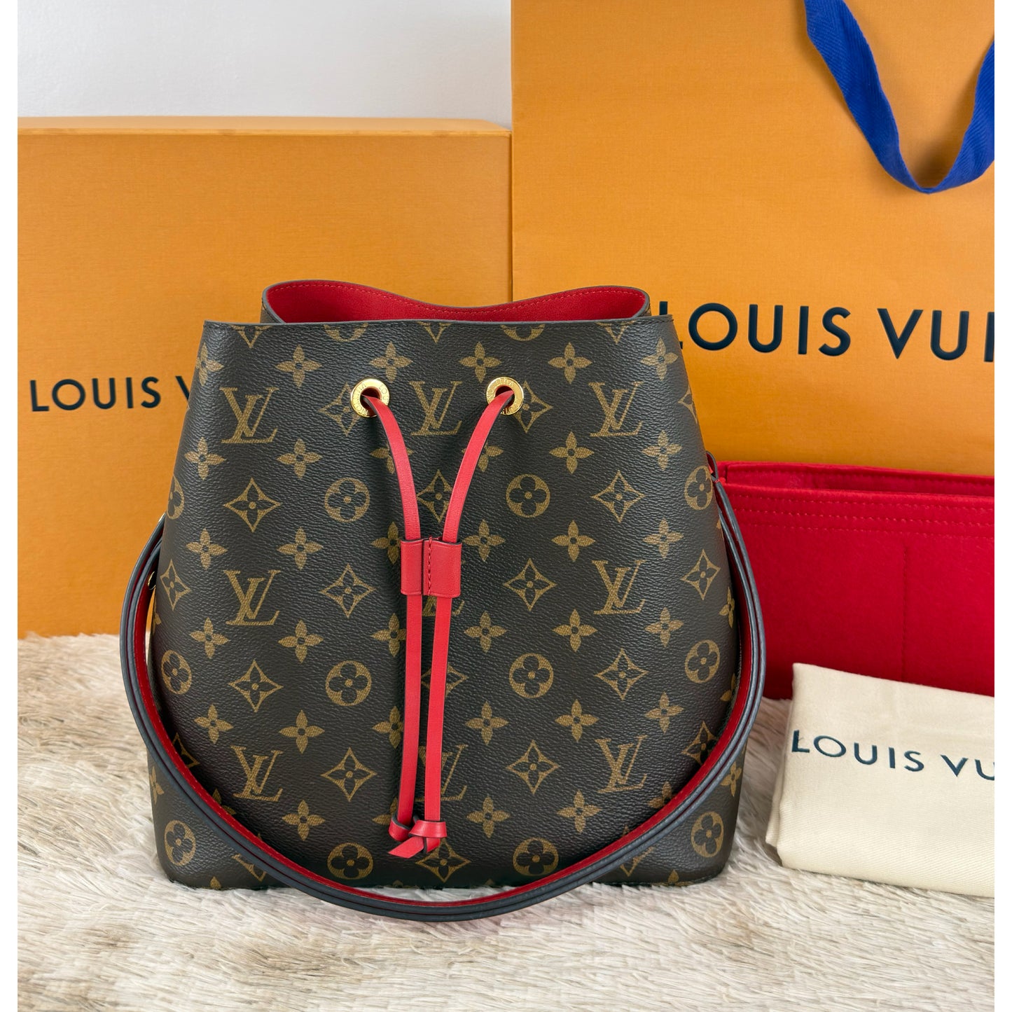 Louis Vuitton Monogram Canvas Neo Noe MM
