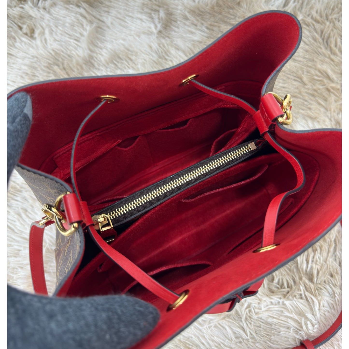 Louis Vuitton Monogram Canvas Neo Noe MM