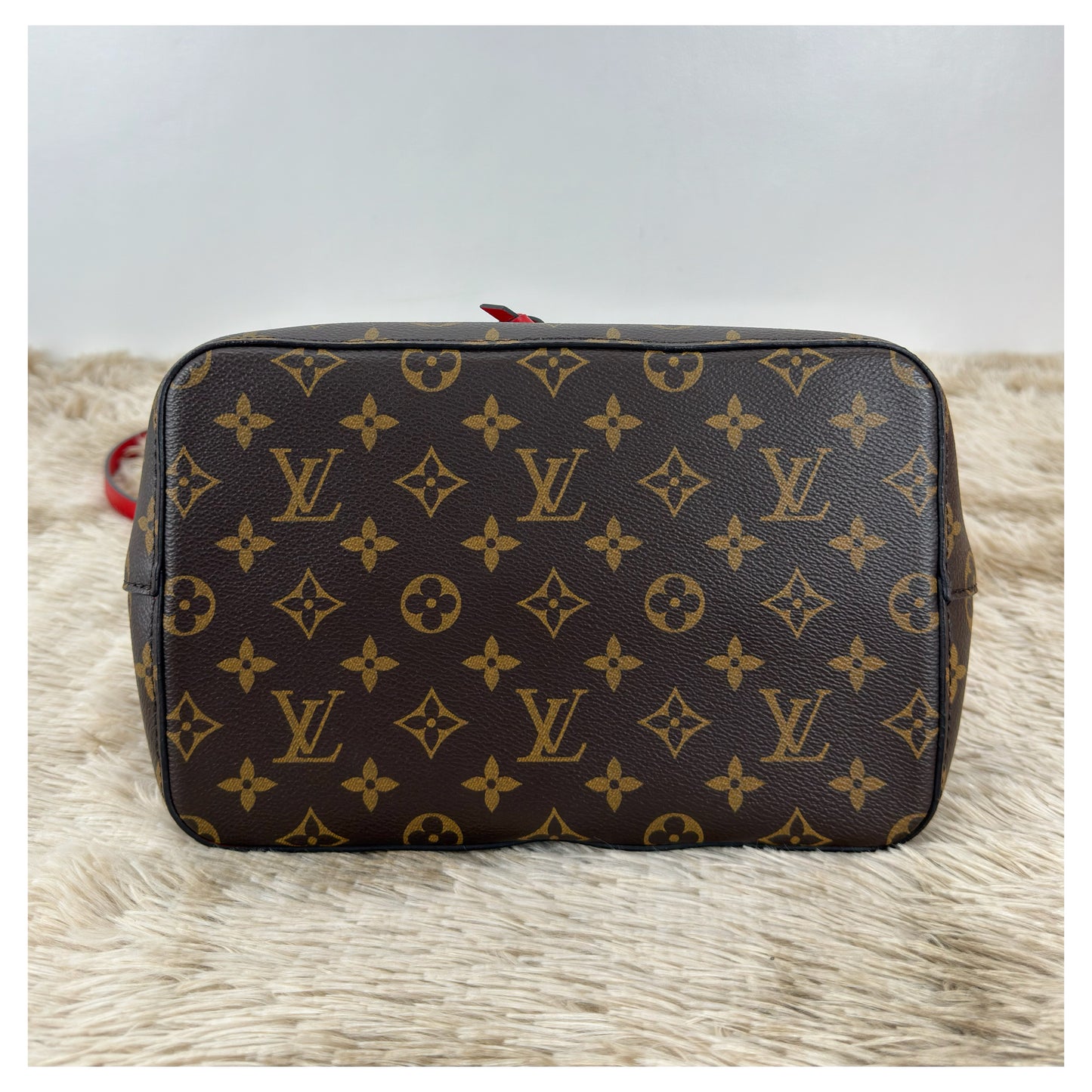 Louis Vuitton Monogram Canvas Neo Noe MM