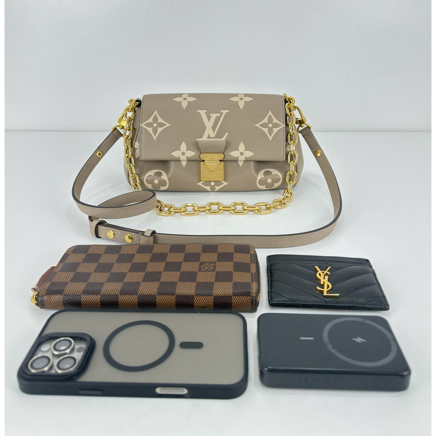 Louis Vuitton Favorite Bicolor Monogram Empreinte