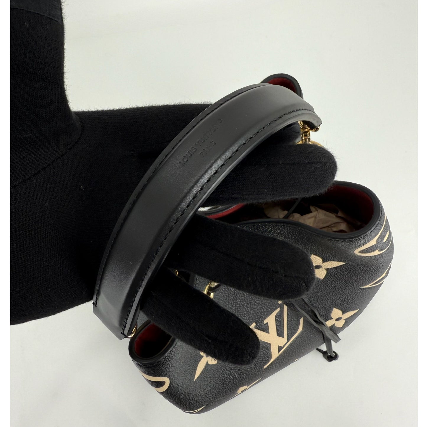 Louis Vuitton Neo Noe MM Bucket Bag Empreinte Leather