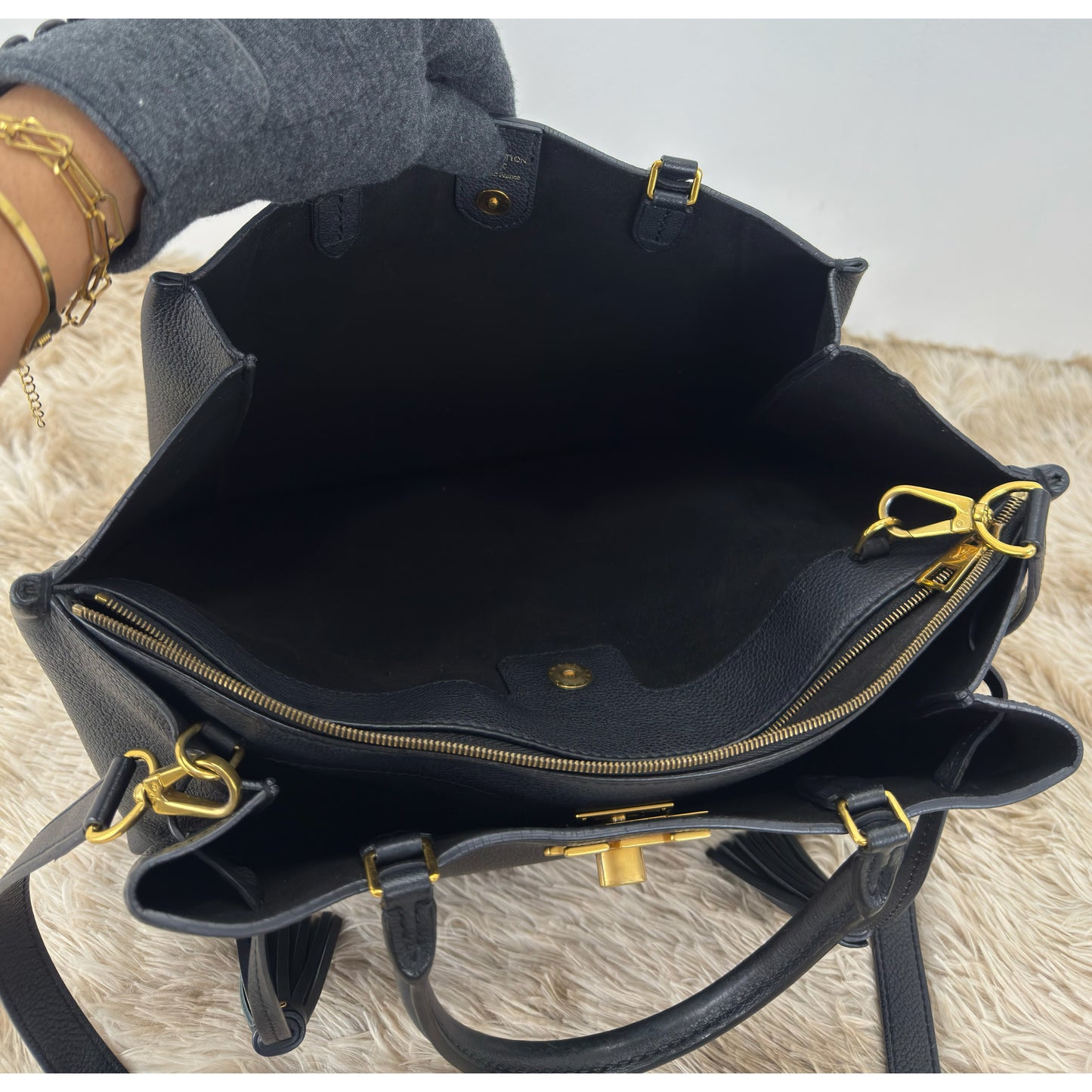 Louis Vuitton Black Leather Lockme Convertible Tote Bag
