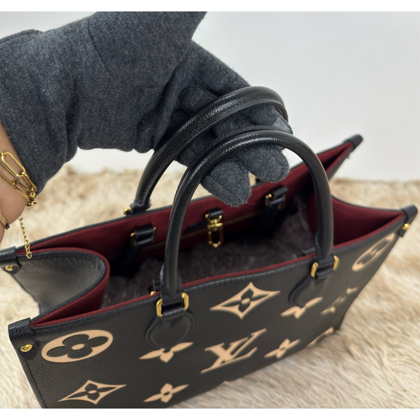 Louis Vuitton OnTheGo MM Bag Empreinte