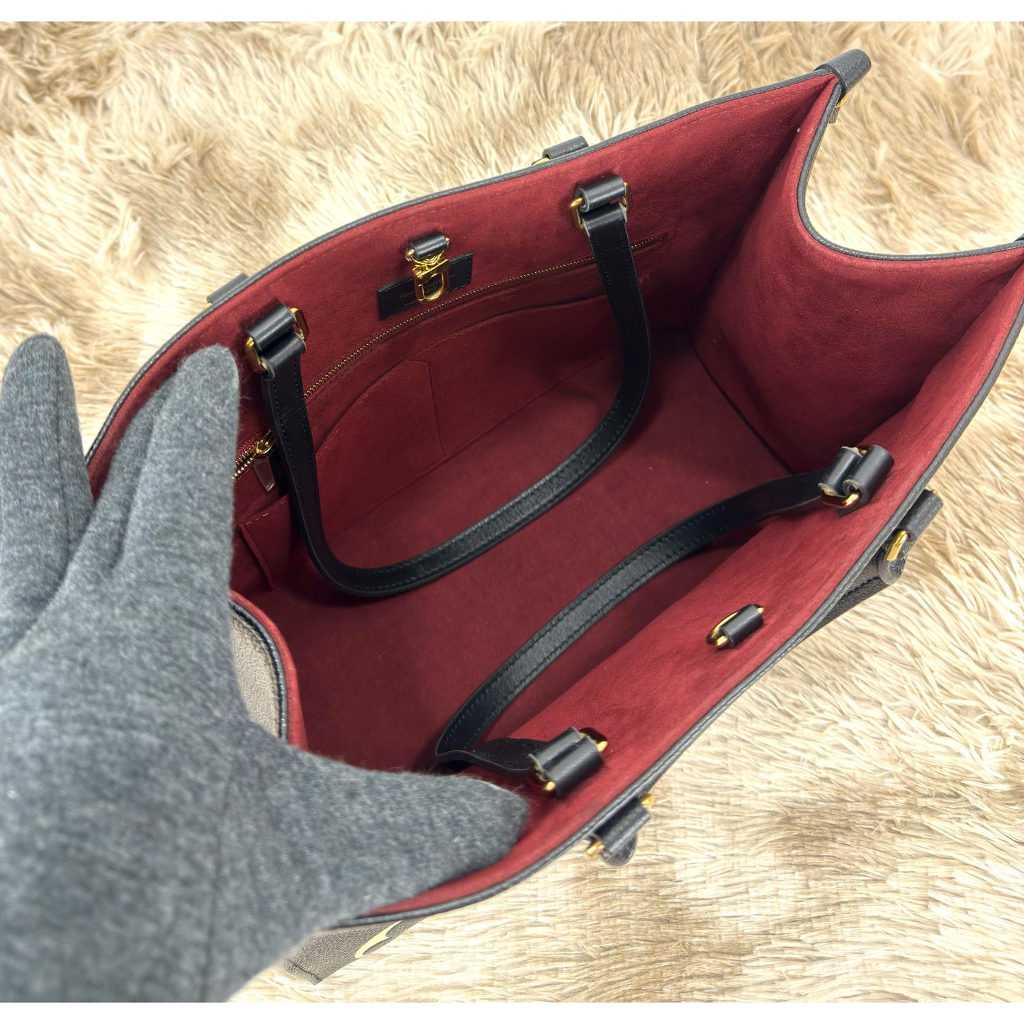 Louis Vuitton OnTheGo MM Bag Empreinte