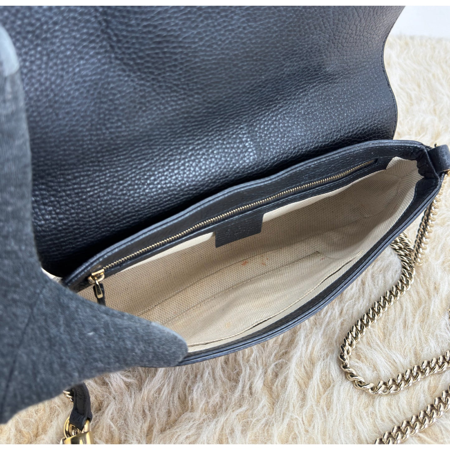 Gucci Pebbled Leather GG Soho Chain Bag