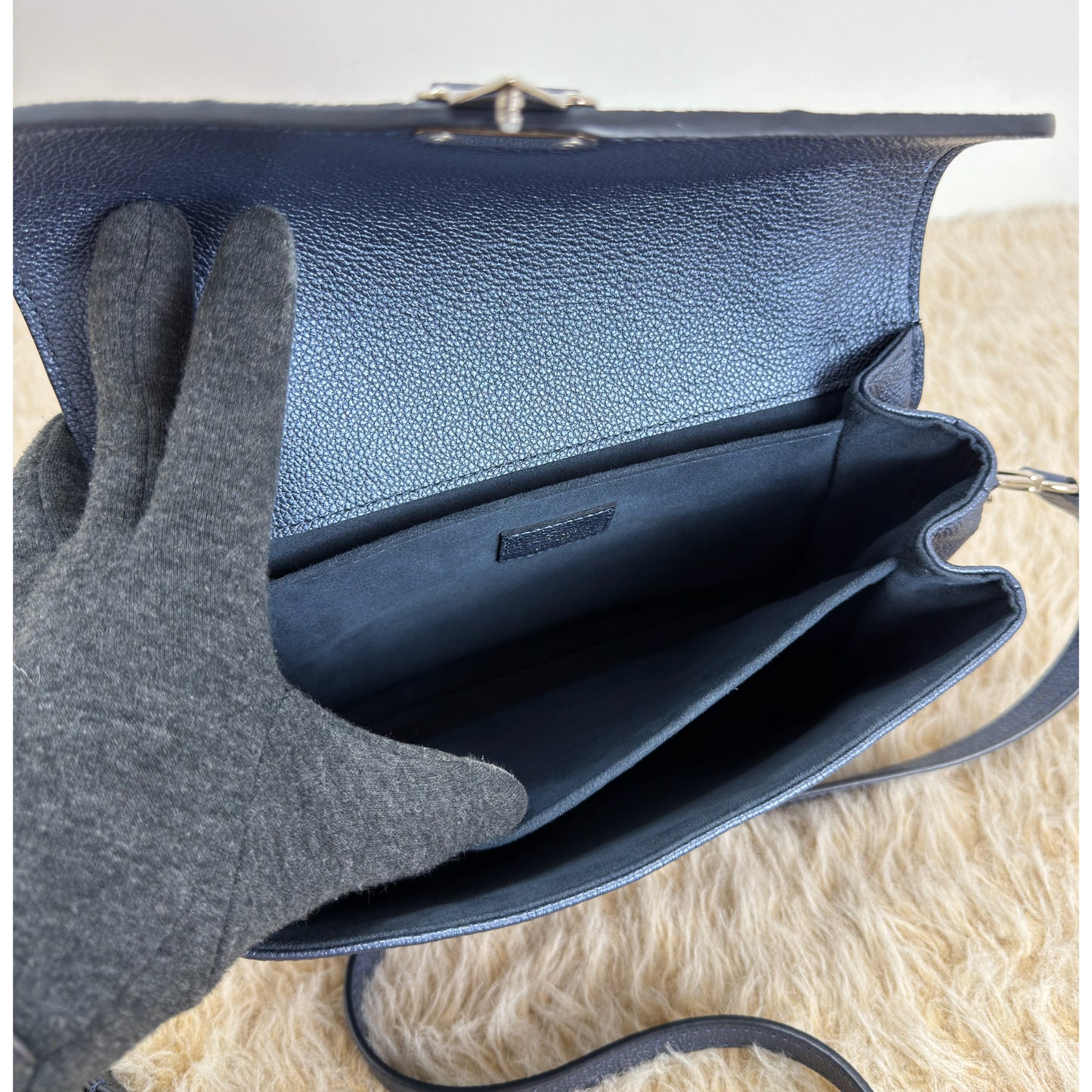 Louis Vuitton Navy Nacre Metallic Empreinte
Monogram Giant Pochette Metis