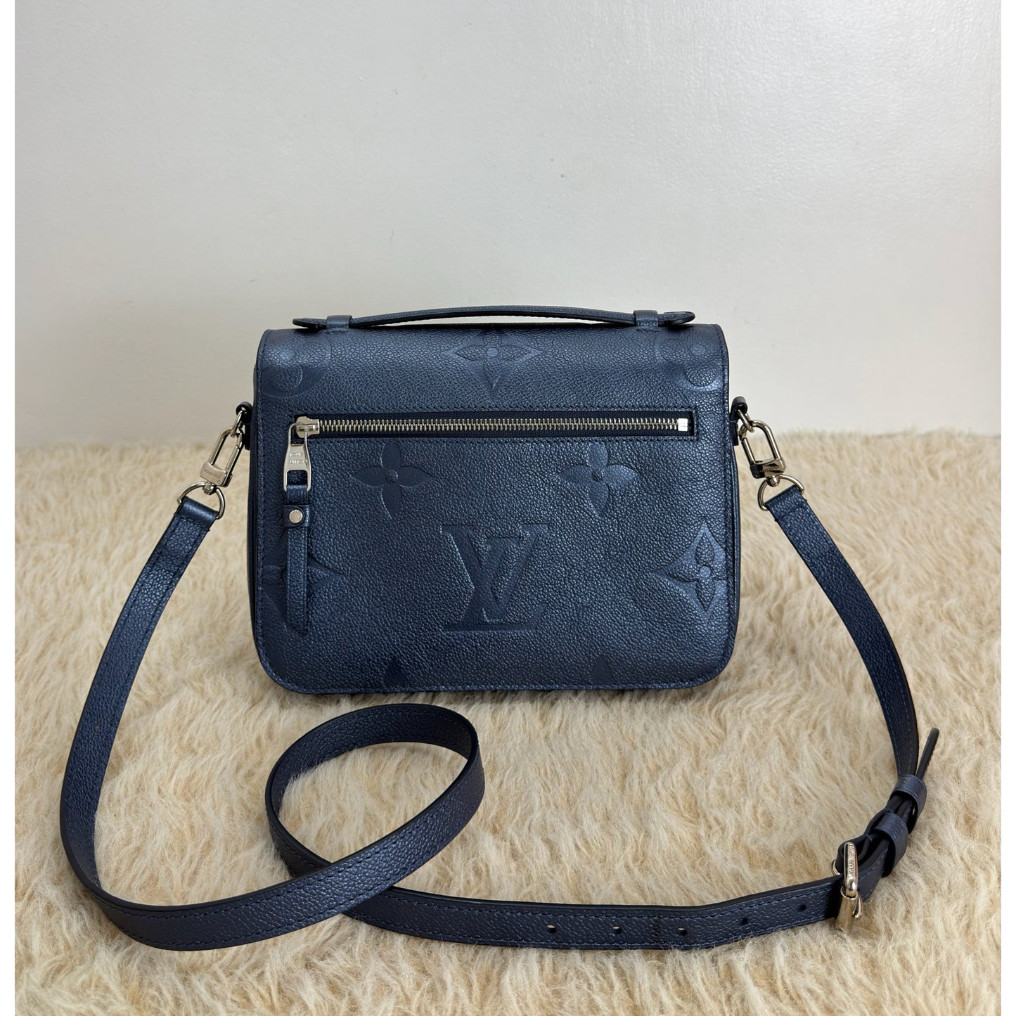 Louis Vuitton Navy Nacre Metallic Empreinte
Monogram Giant Pochette Metis