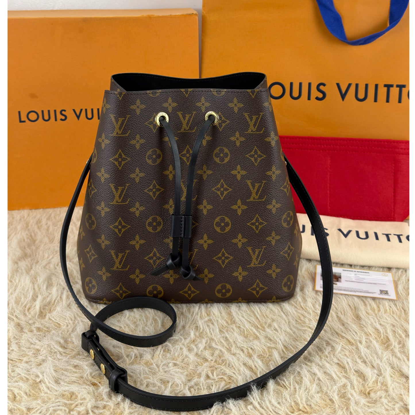 Loui Vuitton Neo Noe MM Monogram Canvas