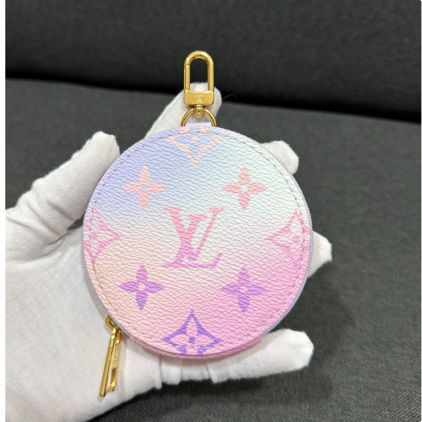 Louis Vuitton Monogram Giant Spring In The City OnTheGo PM Sunrise Pastel