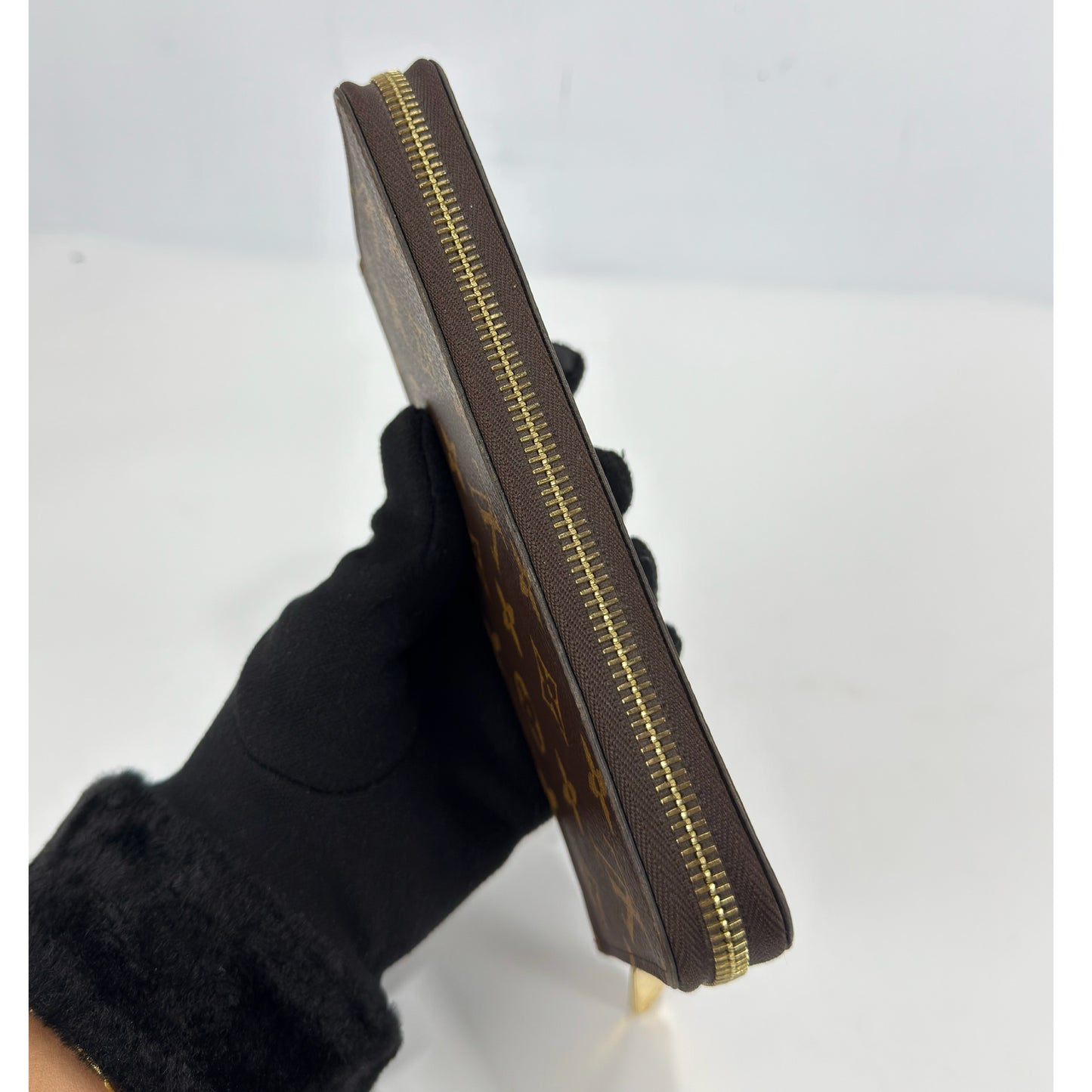 Louis Vuitton Monogram Zippy Wallet