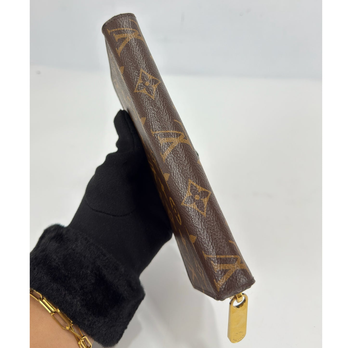 Louis Vuitton Monogram Zippy Wallet