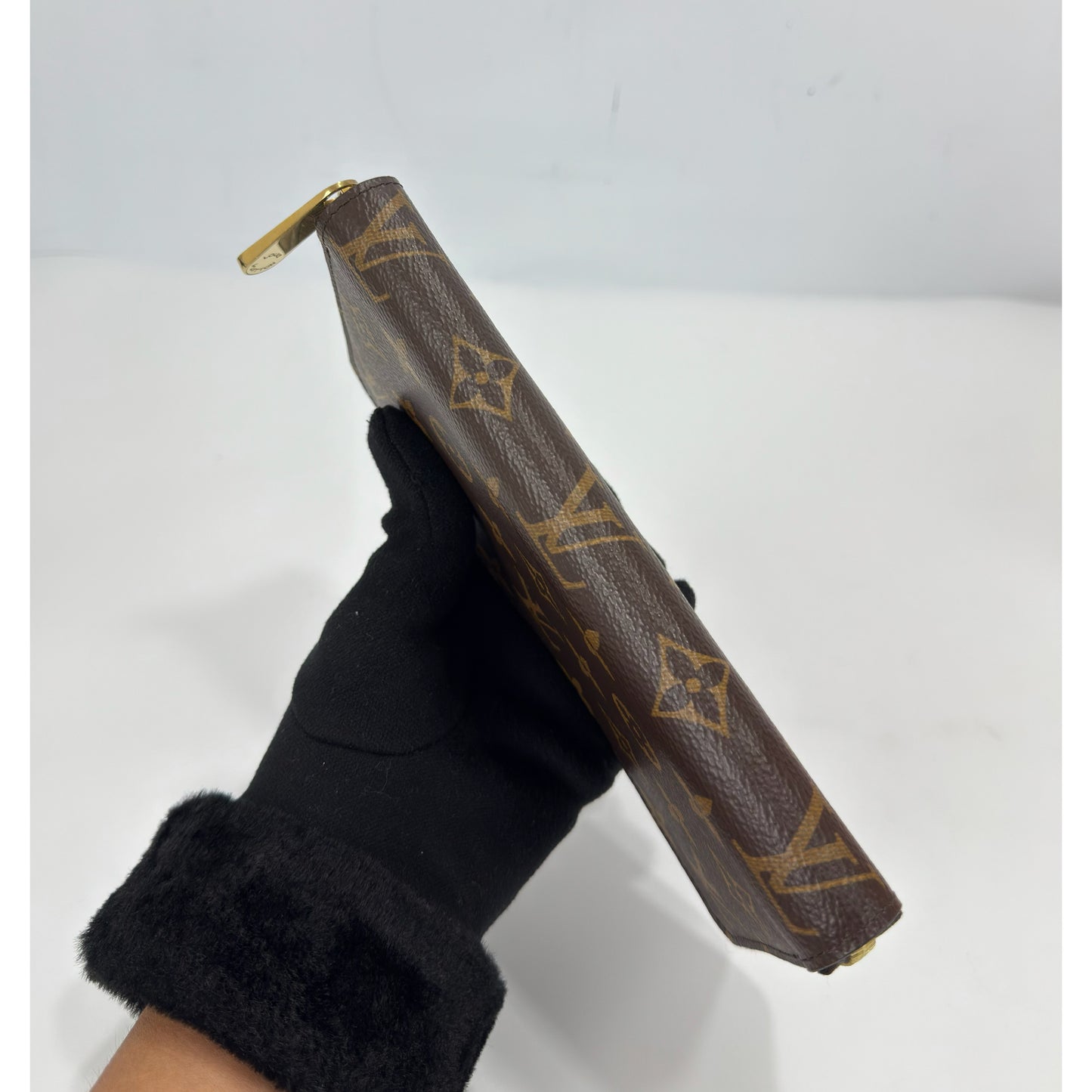 Louis Vuitton Monogram Zippy Wallet
