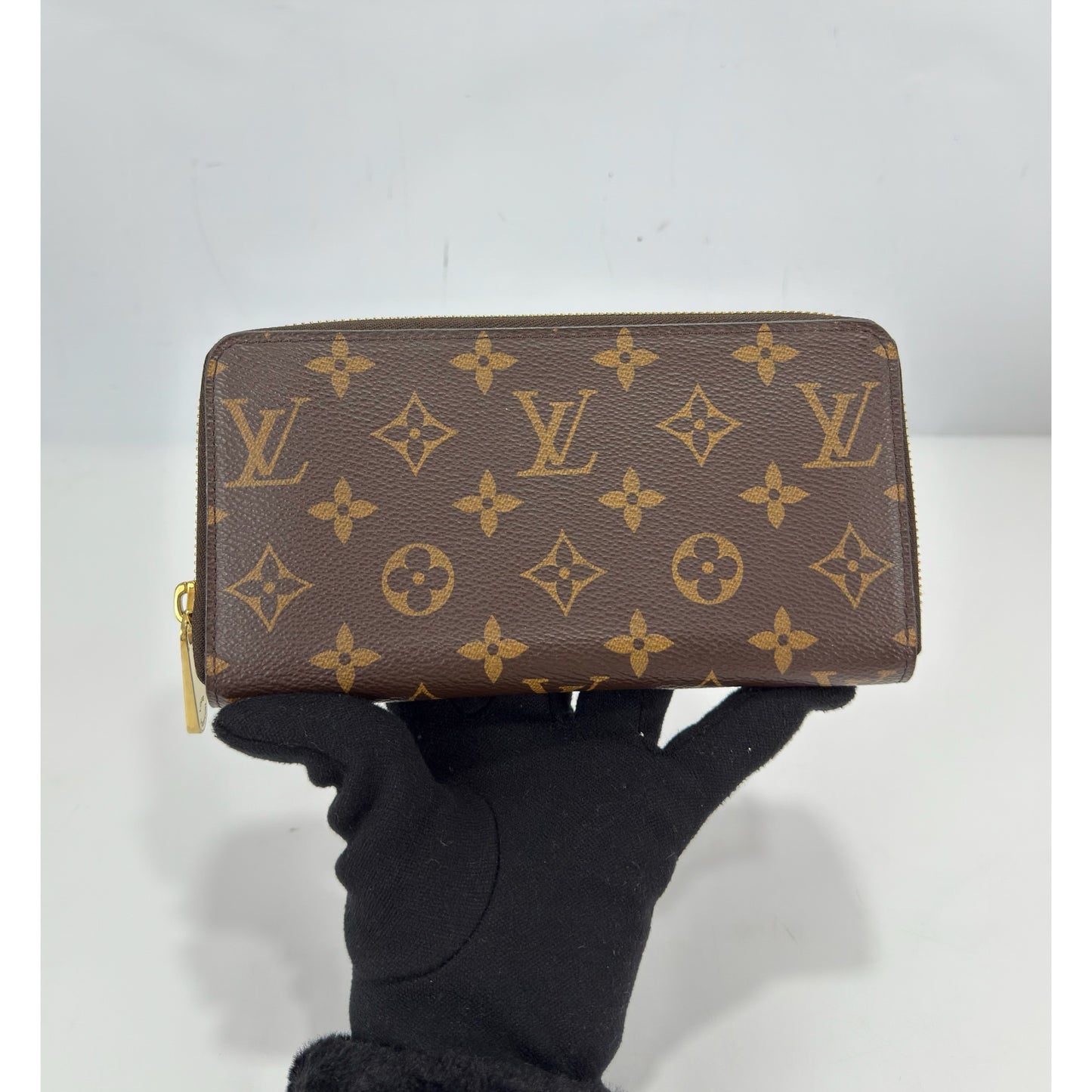 Louis Vuitton Monogram Zippy Wallet