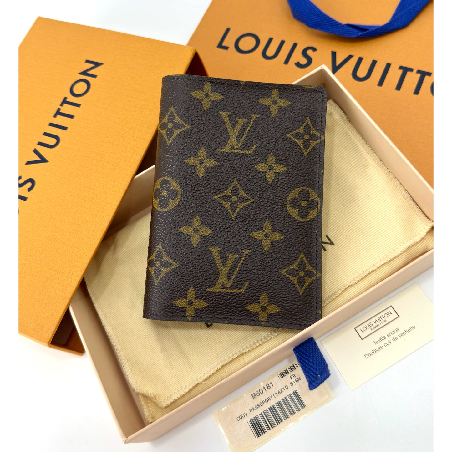Louis Vuitton Monogram Canvas Passport Holder (1)