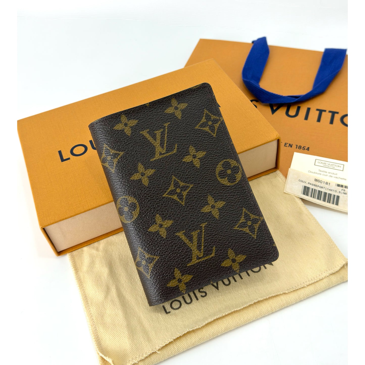 Louis Vuitton Monogram Canvas Passport Holder (1)