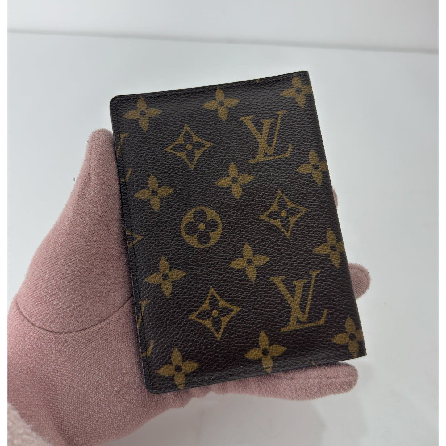 Louis Vuitton Monogram Canvas Passport Holder (2)